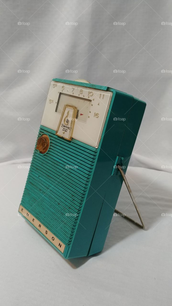 Vintage Emerson Pocket Radio
