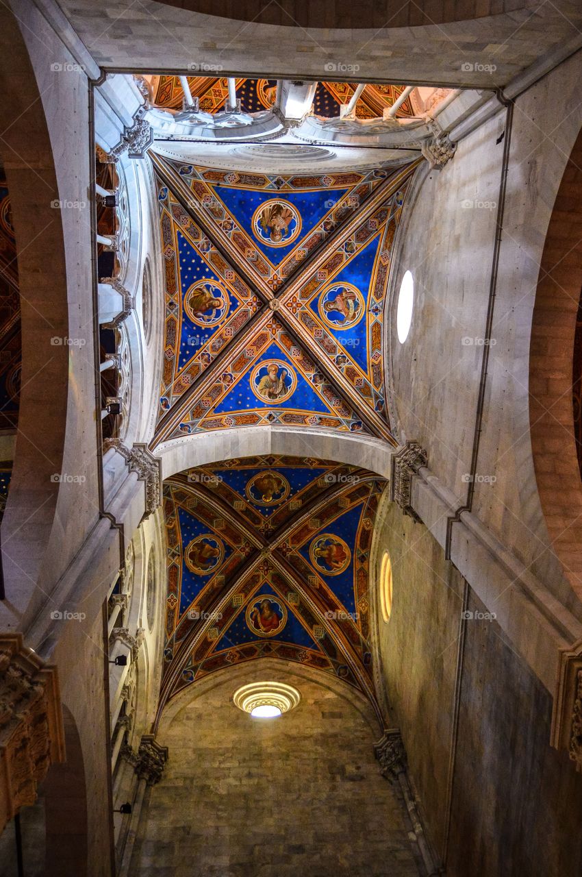 Interior de la Catedral de San Martín (Lucca - Italy)