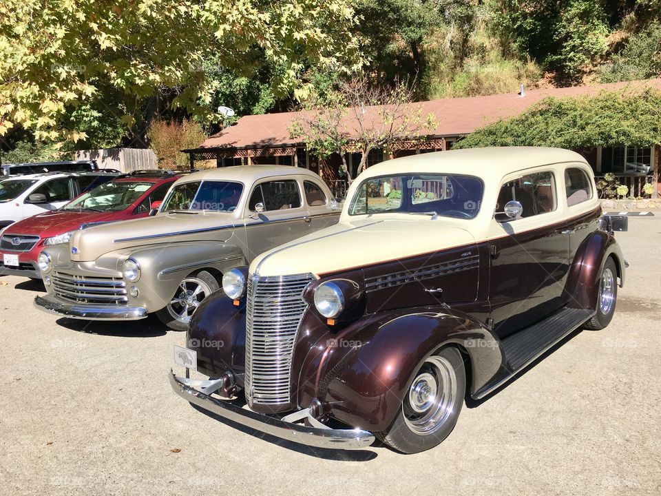 A lot of classic cars come through the Monterey Peninsula, with all the car shows in town. Here are some sweet beauties. 