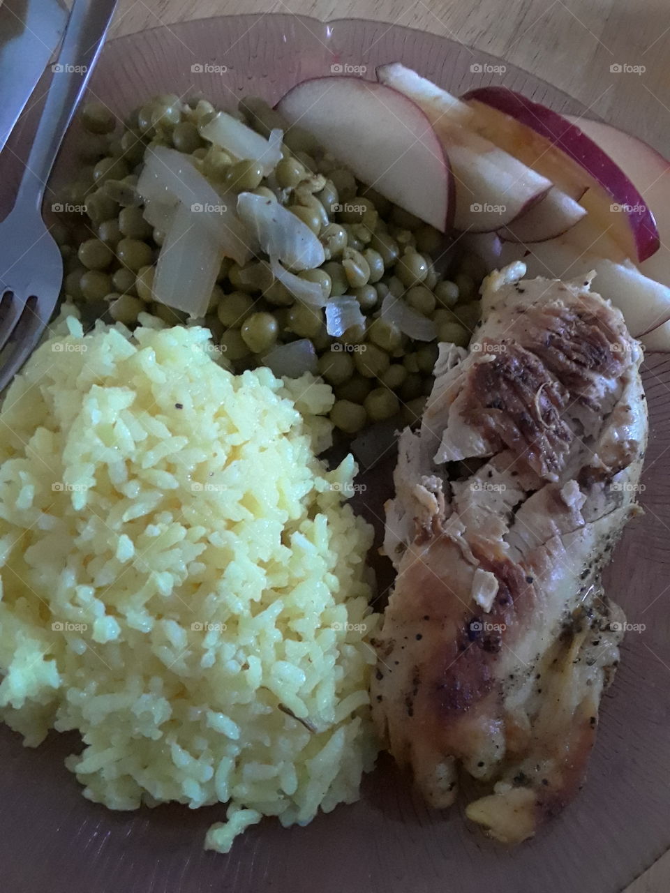 Grilled Chicken , ricewith turmic, peas and onions, sliced apples