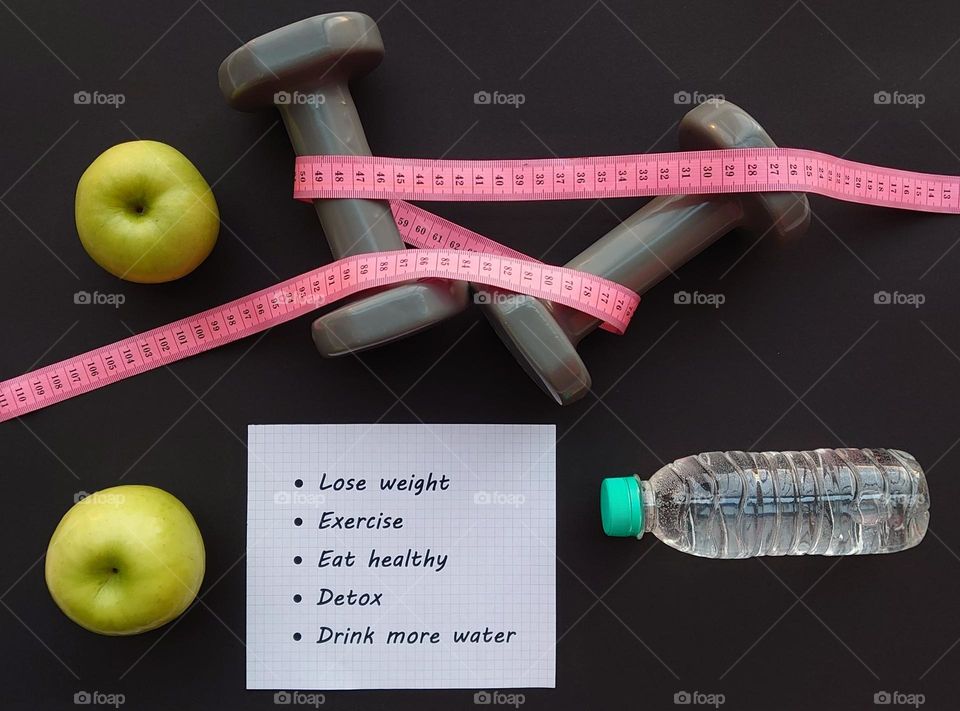 Exercise and healthy eating are the key to good shape💧🍏