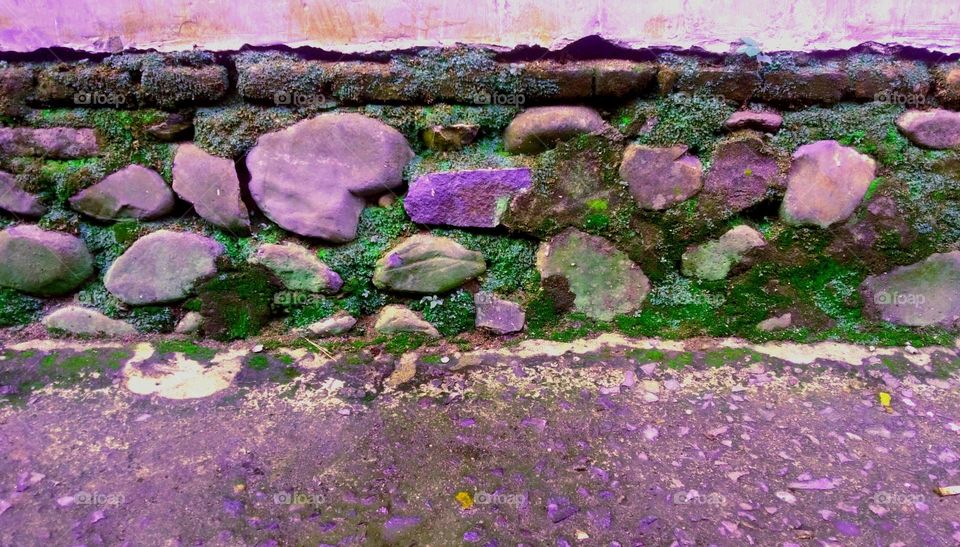 Pattern of life-wall foundation surface