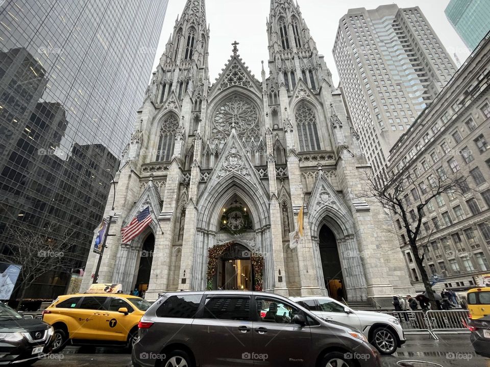Traffic in front of St. Patrick's Cathedral in New York