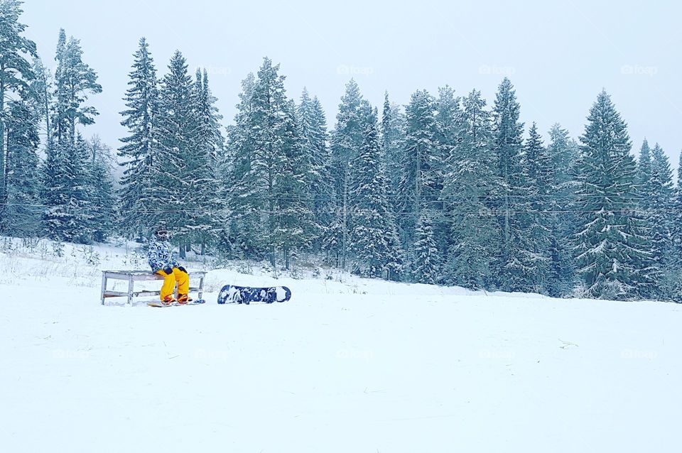 на горе, сноубордист, сноуборд, море снега, покатушки