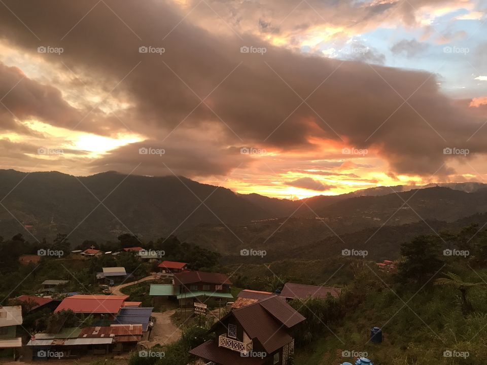 this picture i took when i visit kundasang sabah.. the best shot i took view of the sunset ... 