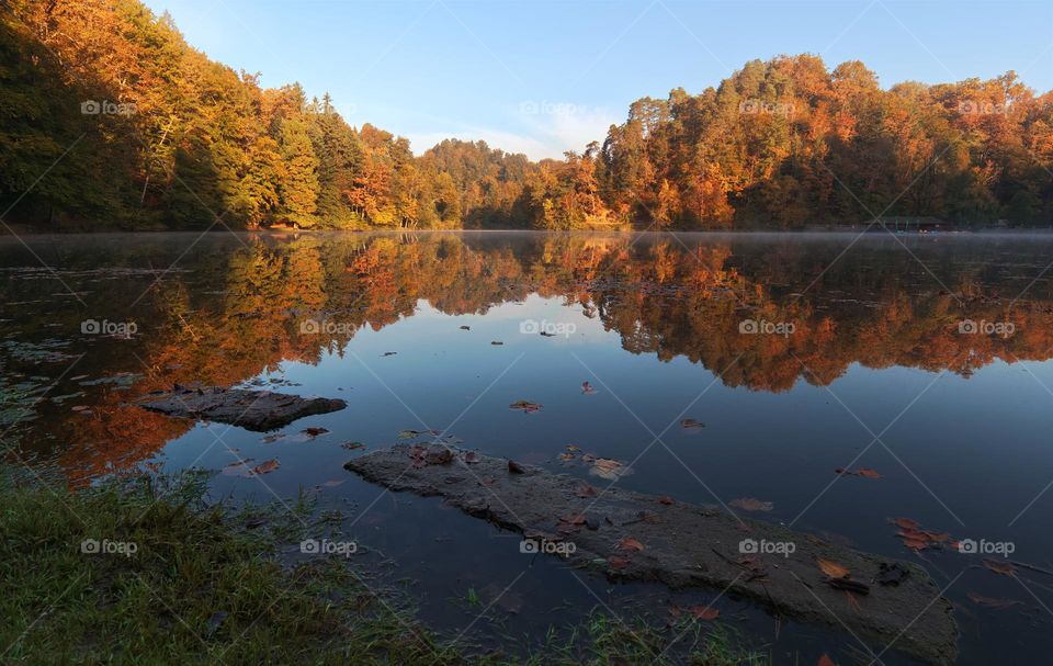 Autumn at Trakošćan lake