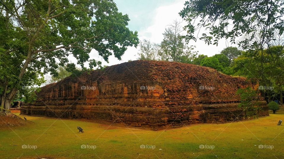 The archaeological site has been found to be an ancient city for more than 1000 years.Currently located at Ban Khu Bua, Ratchaburi ,Thailand