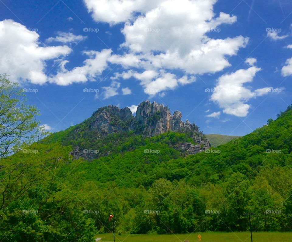 Seneca Rocks in West Virginia 