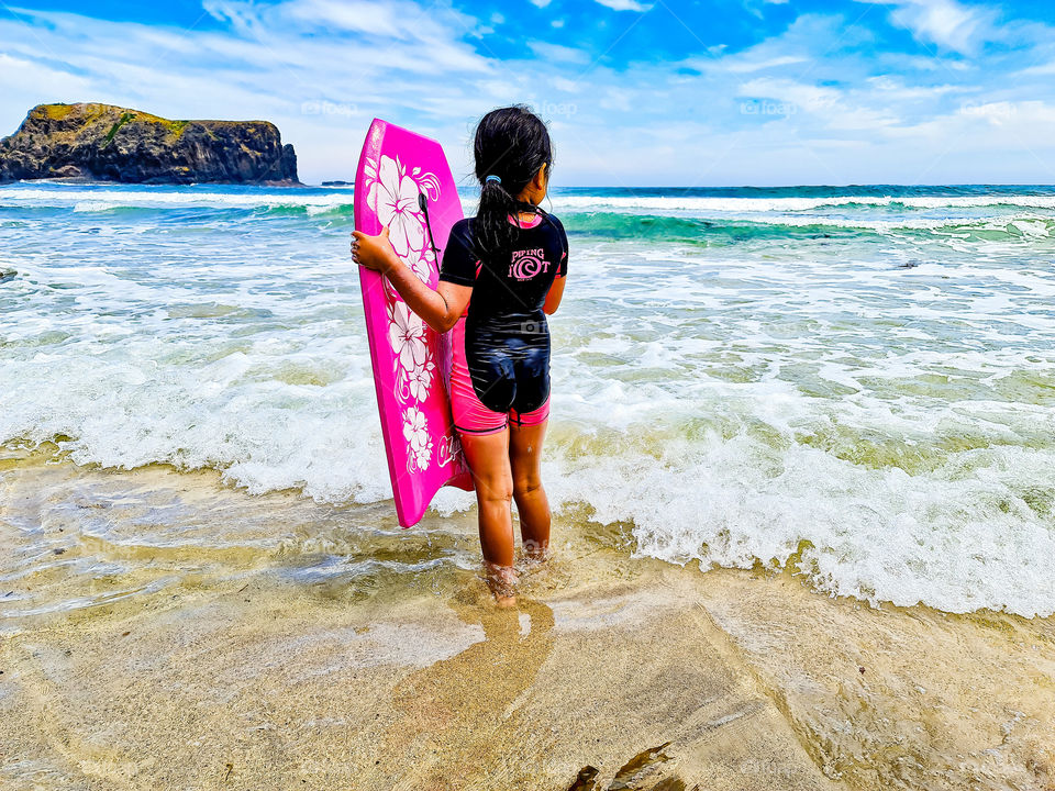 A beatiful day at the beach to do some paddle boarding!