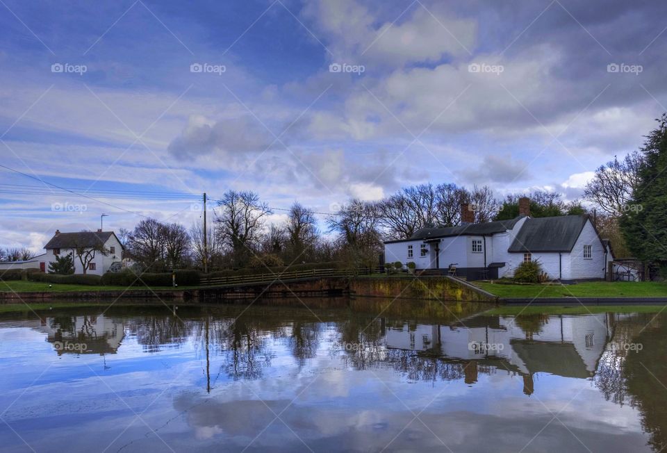 Lake. Reflections 