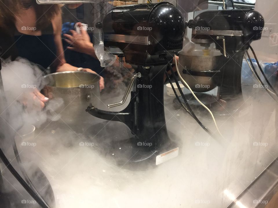 Making the ice cream nitrogen way