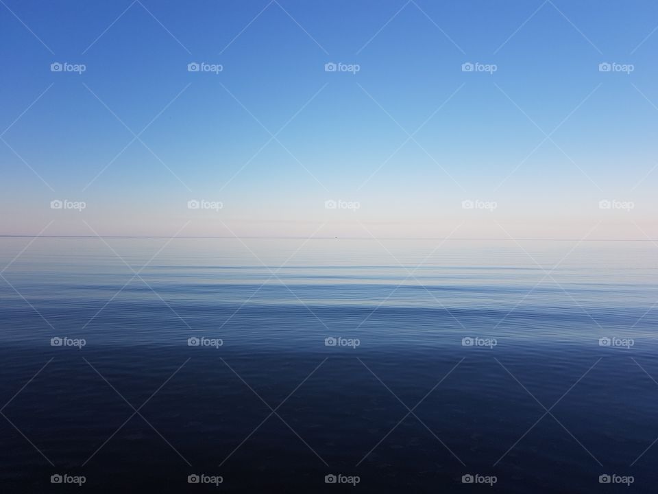 divine calmness minimalistic horisont ester