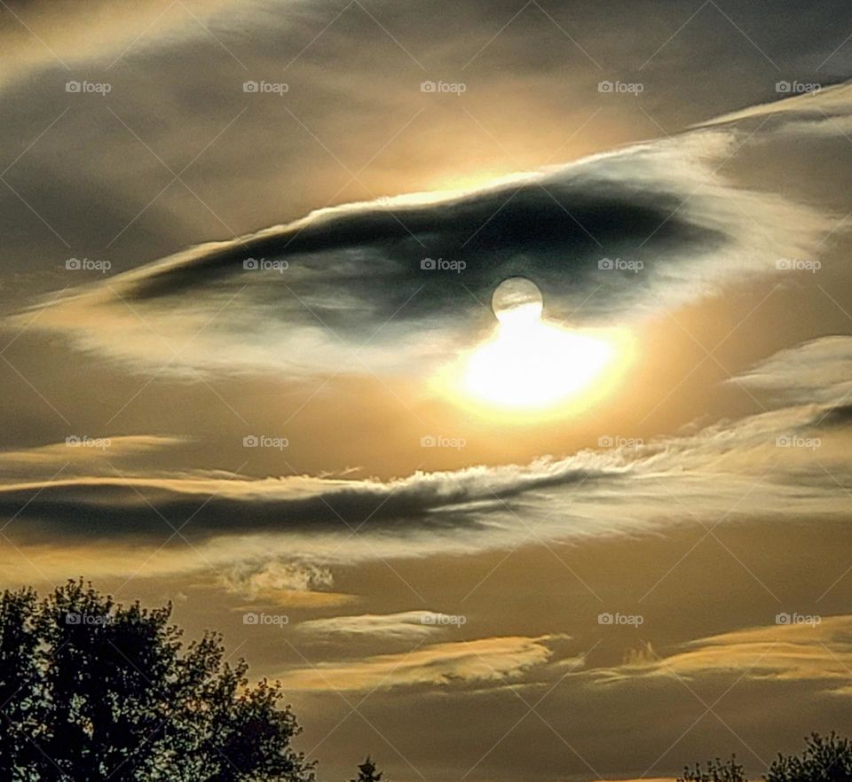 Mother nature is amazingly beautiful. The sky is breathtaking and almost looks a painting.