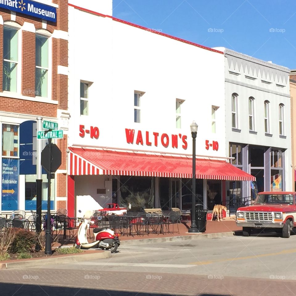 Walton's original Walmart