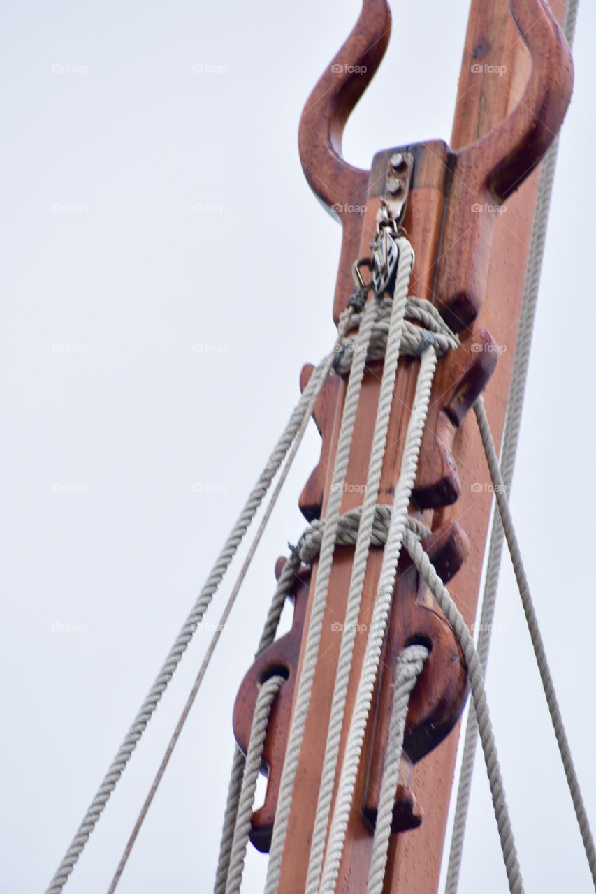 Rigging and ropes from a boat at Wailoa Sampan Basin Harbor in Hilo, Hawaii