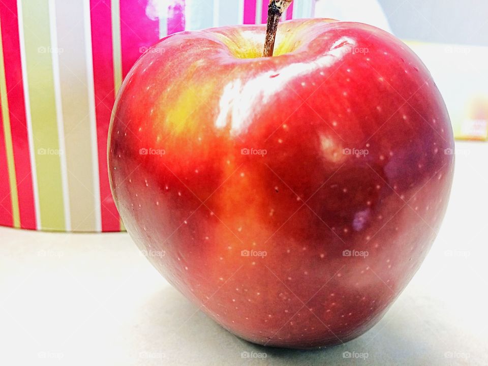 One apple a day keeps the doctor away 