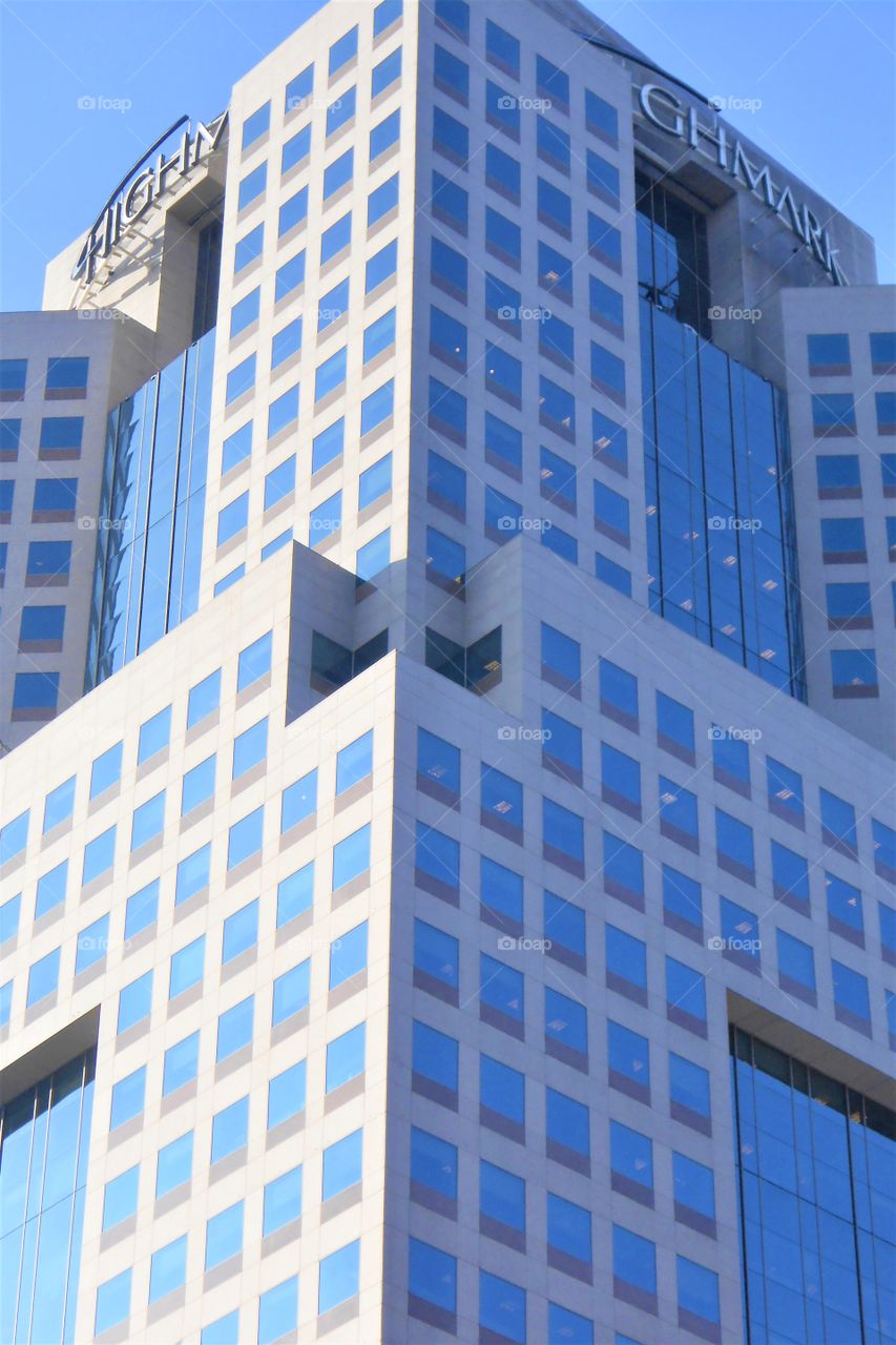 Shapes squares and rectangles, Highmark Building in Pittsburgh PA