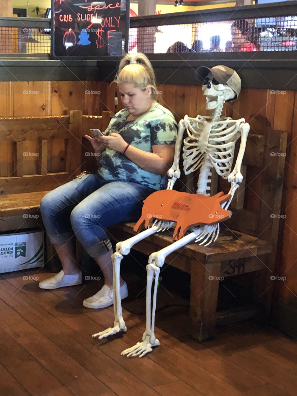 Skeleton at lunch 