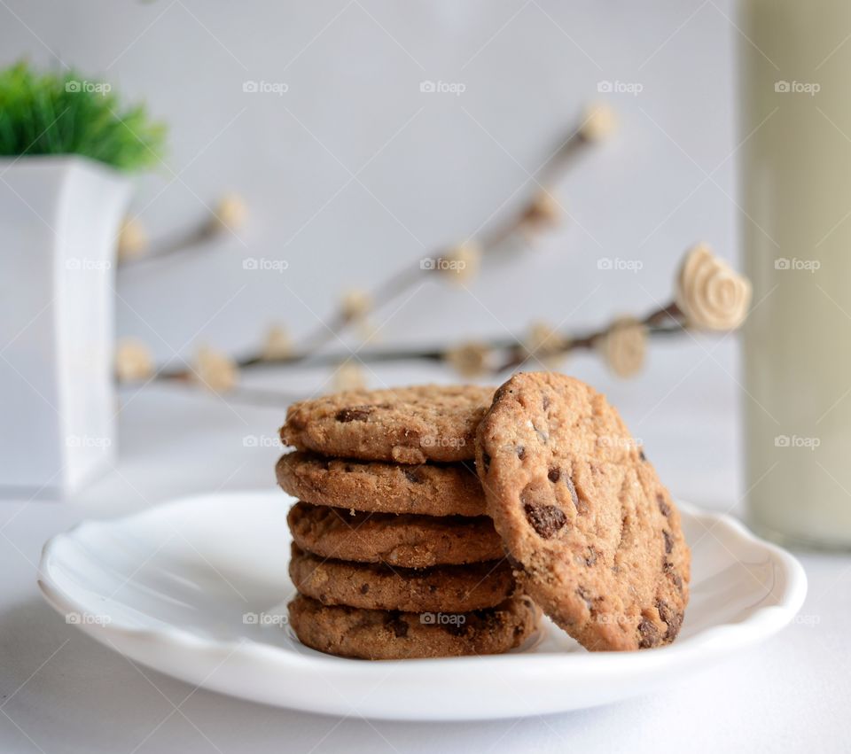 Choco chip cookies
milk made cookies with chocochip