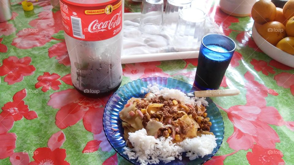 coca-cola and food-flatlays