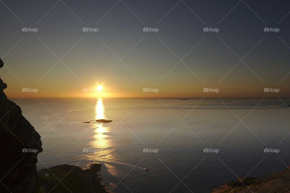 Boating in the midnight sun