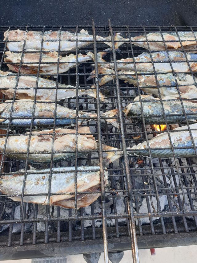Broiled fishes