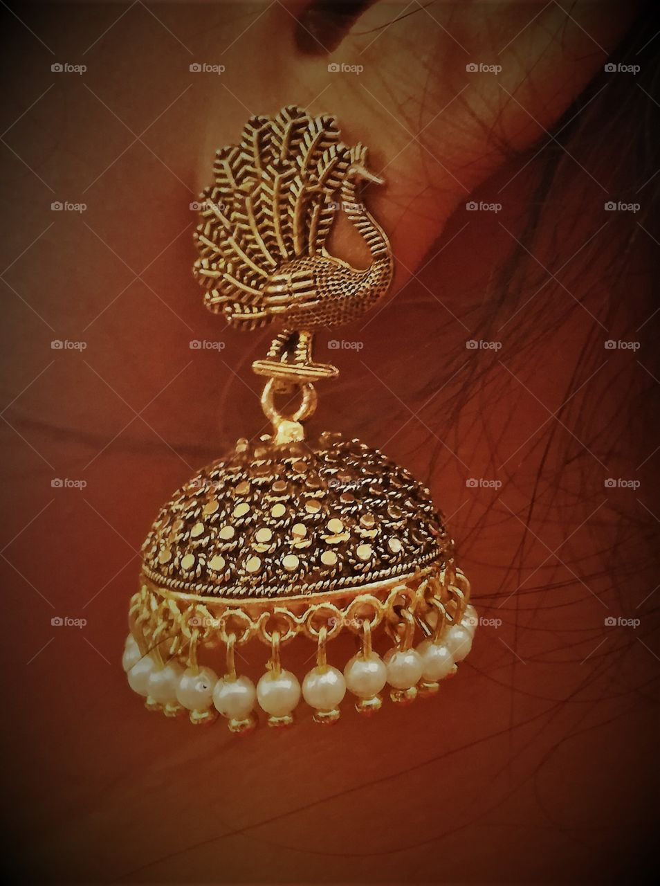 Indian jewellery : golden earrings, peacock design, jhumka, indian wedding, golden jewellery