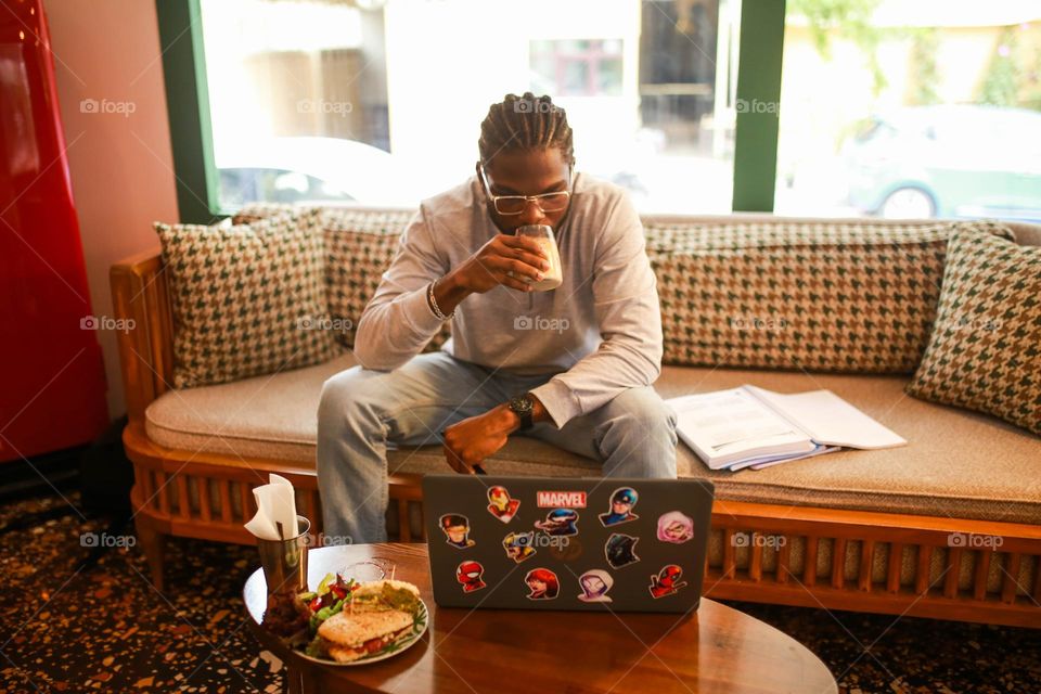 study stock photos in a cafe