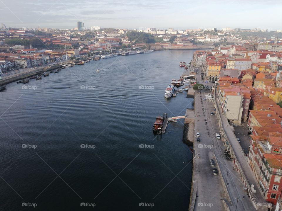 Vista sobre o Rio Douro na cidade do Porto