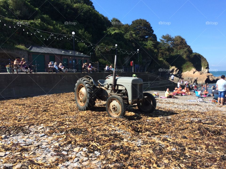 Hele bay tractor