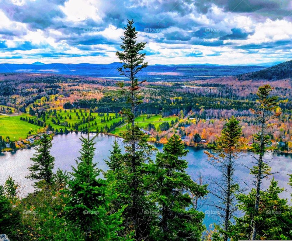 a beautiful view  of the  valley