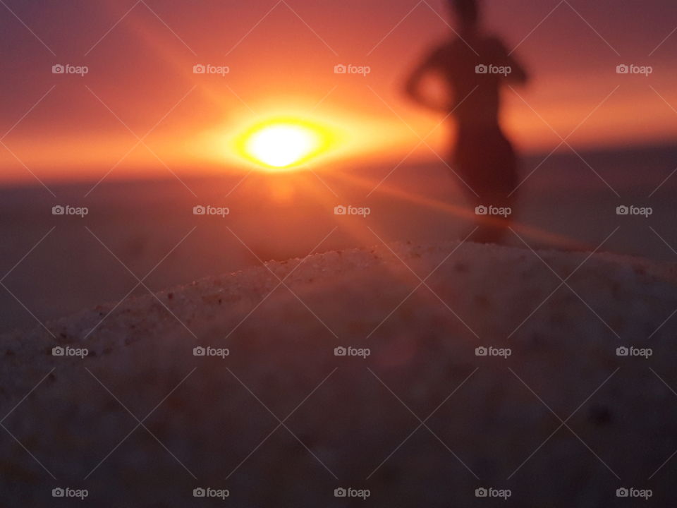 "C'est du coucher du soleil aux premières lueurs de l'aube, installé au bord de la rivière en mangeant et en buvant du saké, qu'il faut jouir de la fraîcheur du soir. Monet disait que la sagesse, c'est de se lever et se coucher avec le soleil."