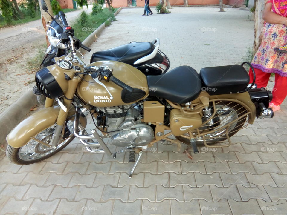 ROYAL ENFIELD- A POWERFUL MOTERCYCLE.