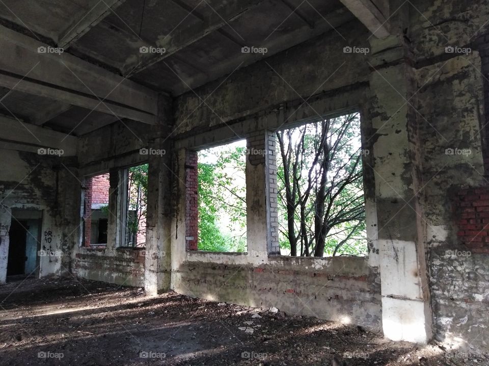Заброшенное здание