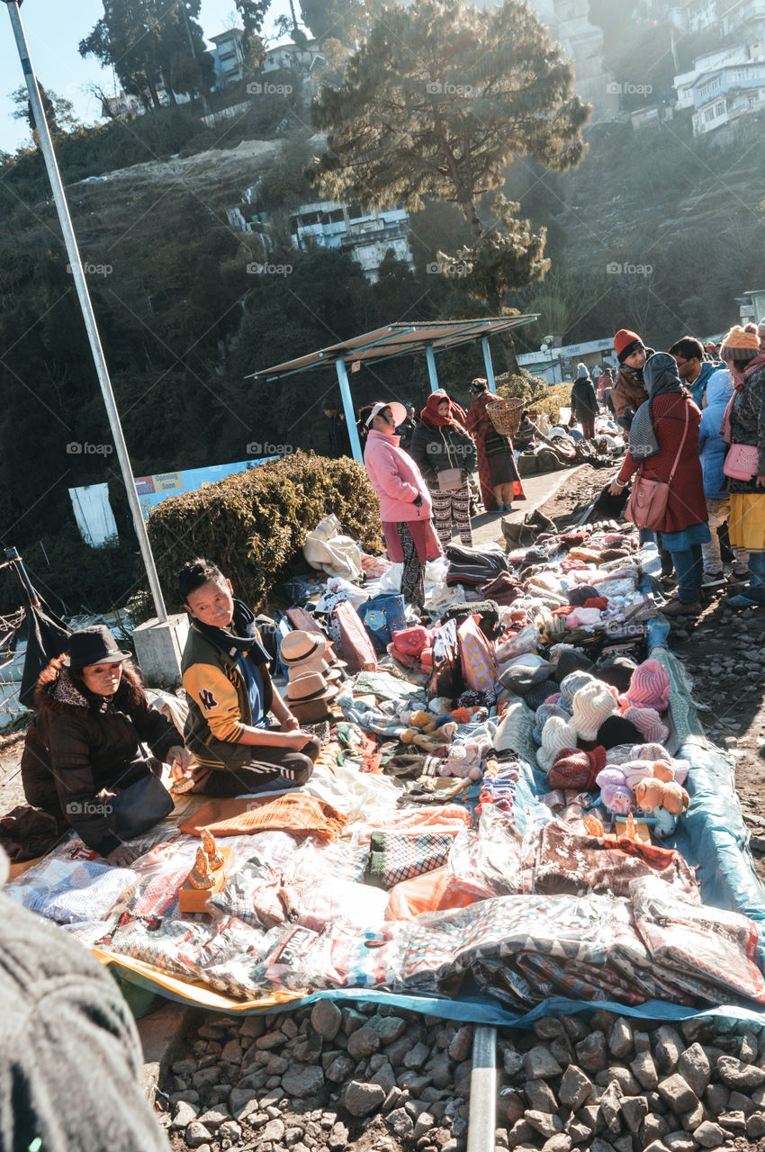 Batasia Loop, Darjeeling, 2 Jan 2019: Shopkeepers with their little makeshift stalls. The market is popular for amazing local items. Located in loop-line between Darjeeling and Ghum, a famous shopping area.