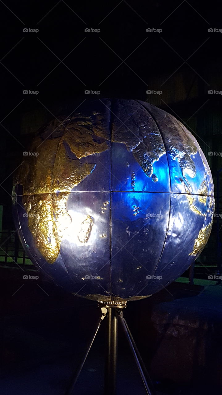 metal globe