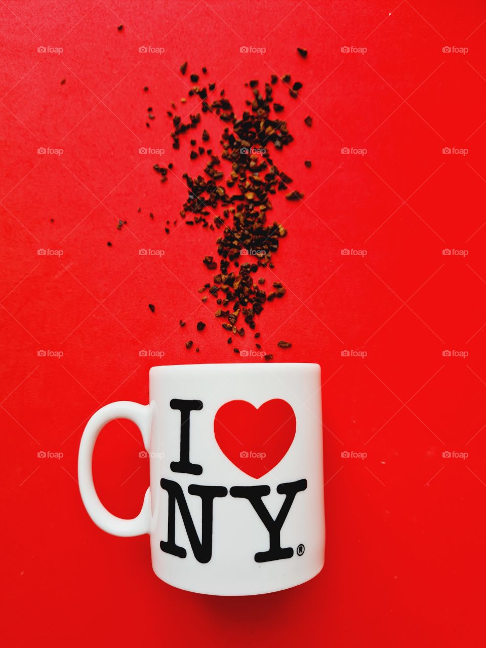 mug with the inscription: i love NY on a red background