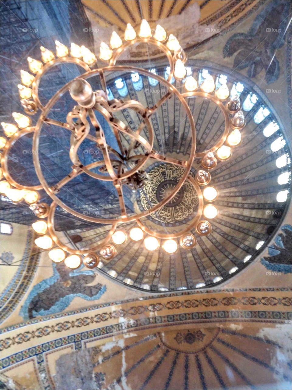 Shapes:Ellipse. ornate historical site ceiling.