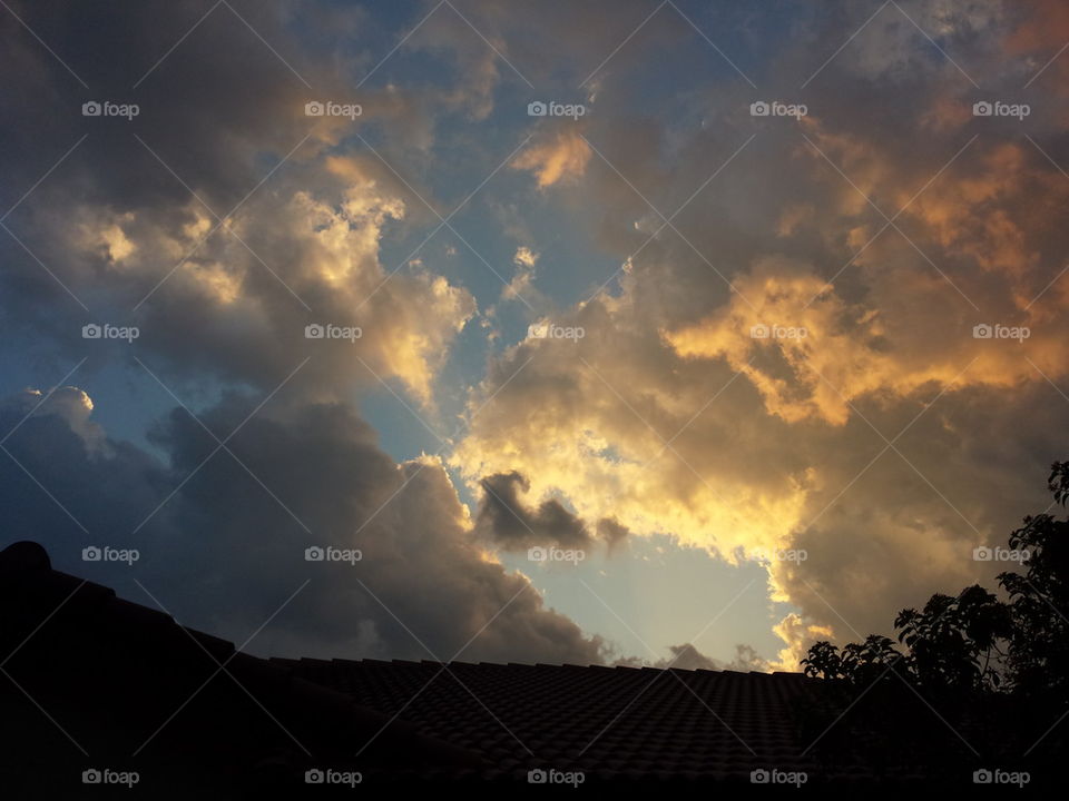 Sunset clouds over everglades 