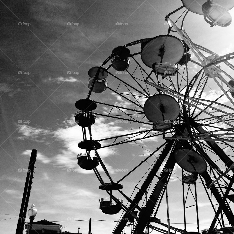 Black and white Ferris wheel