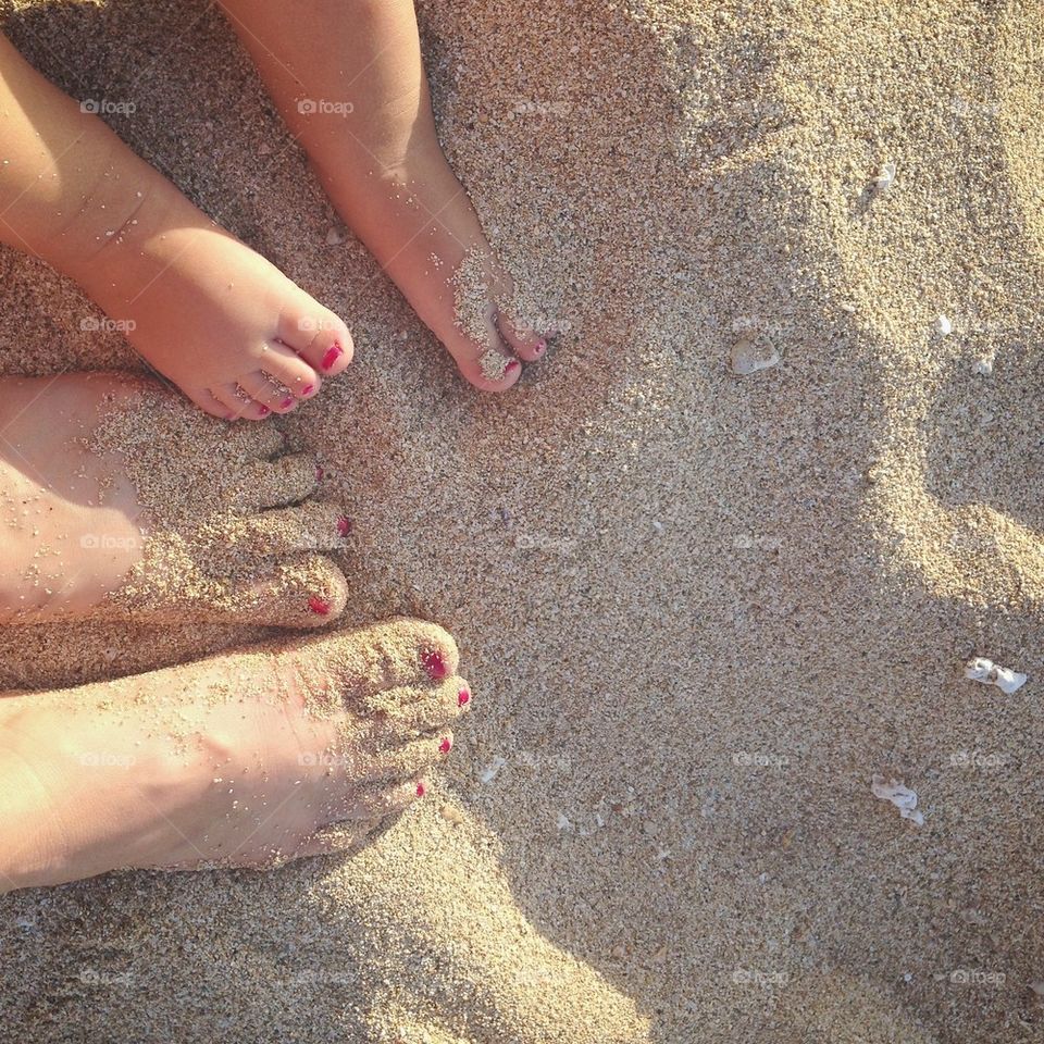 Mommy Daughter Sandy Feet