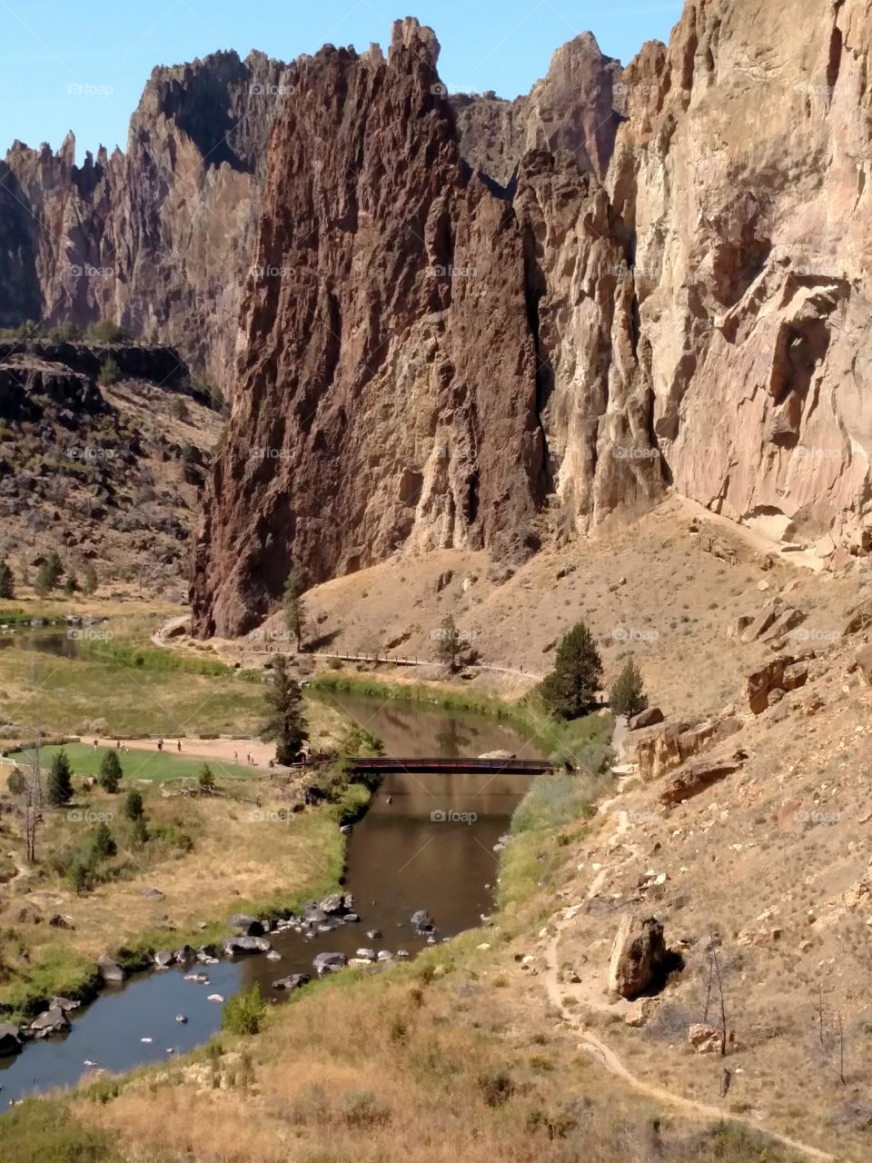 Smith Rock river park