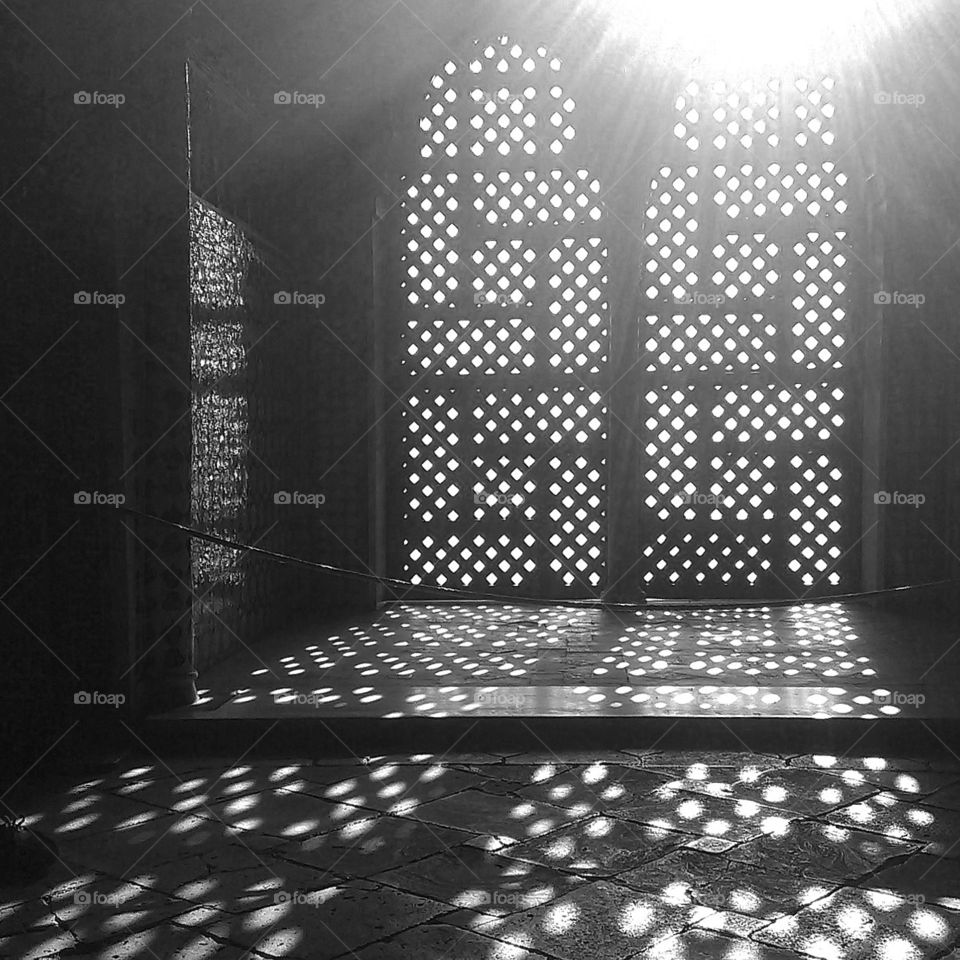 Alhambra bnw