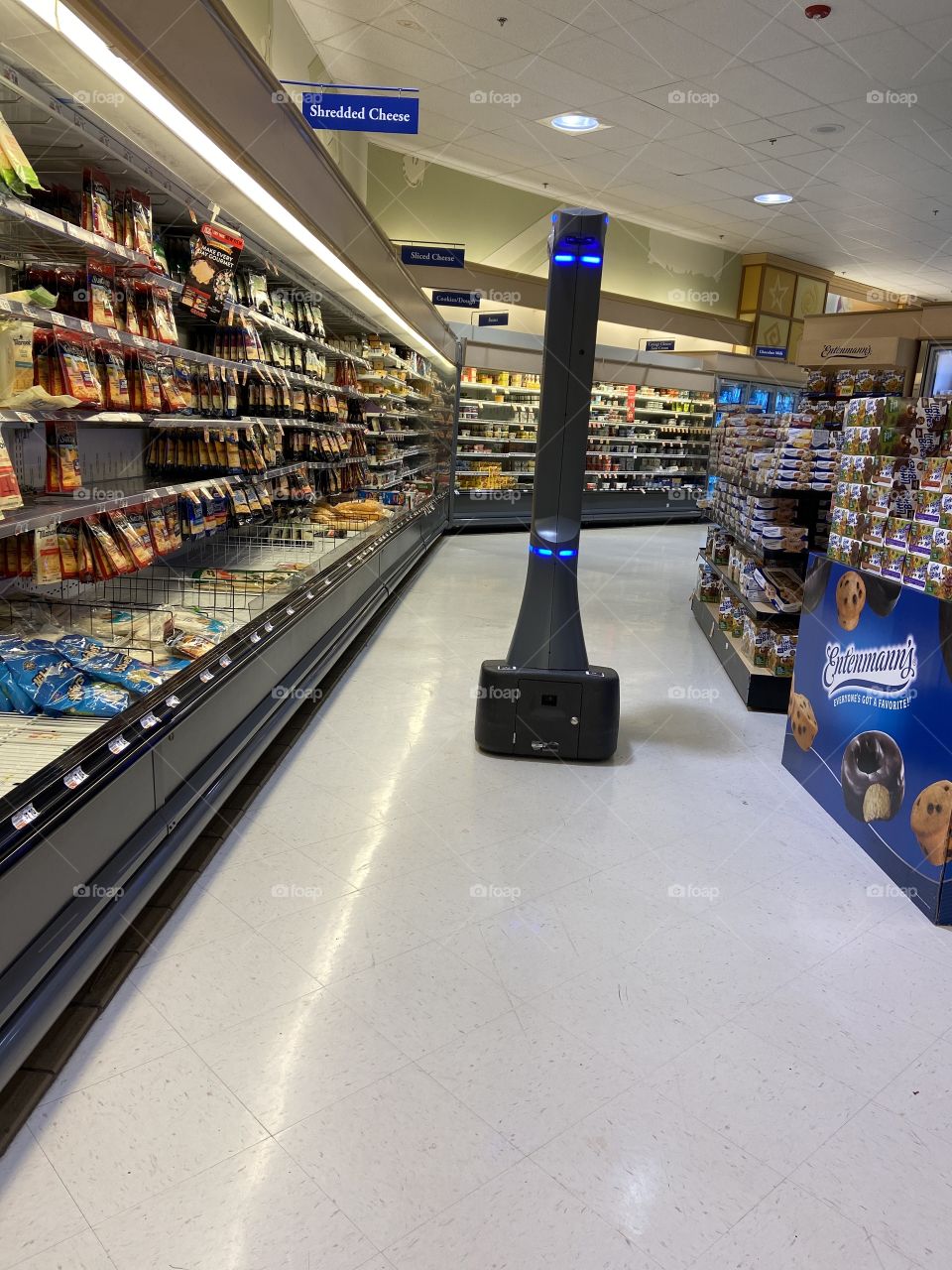 Supermarket robot vacuum cleaner 