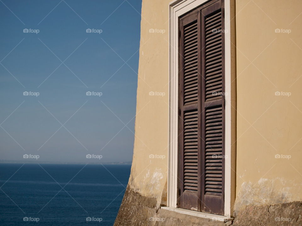 windows with sea view but closed