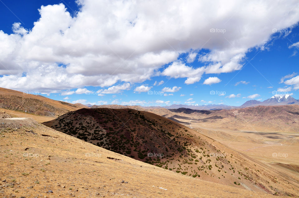 light and shadows in the mountains of Tibet