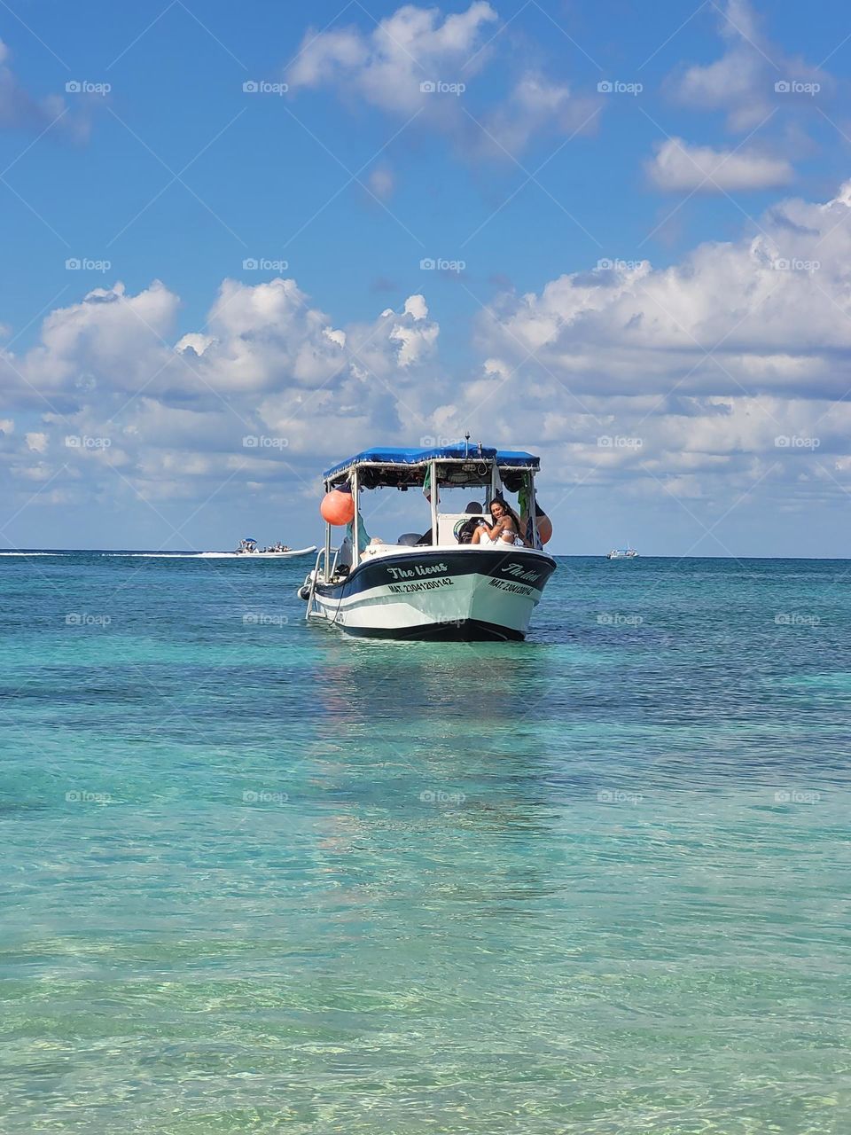 el barco y el mar