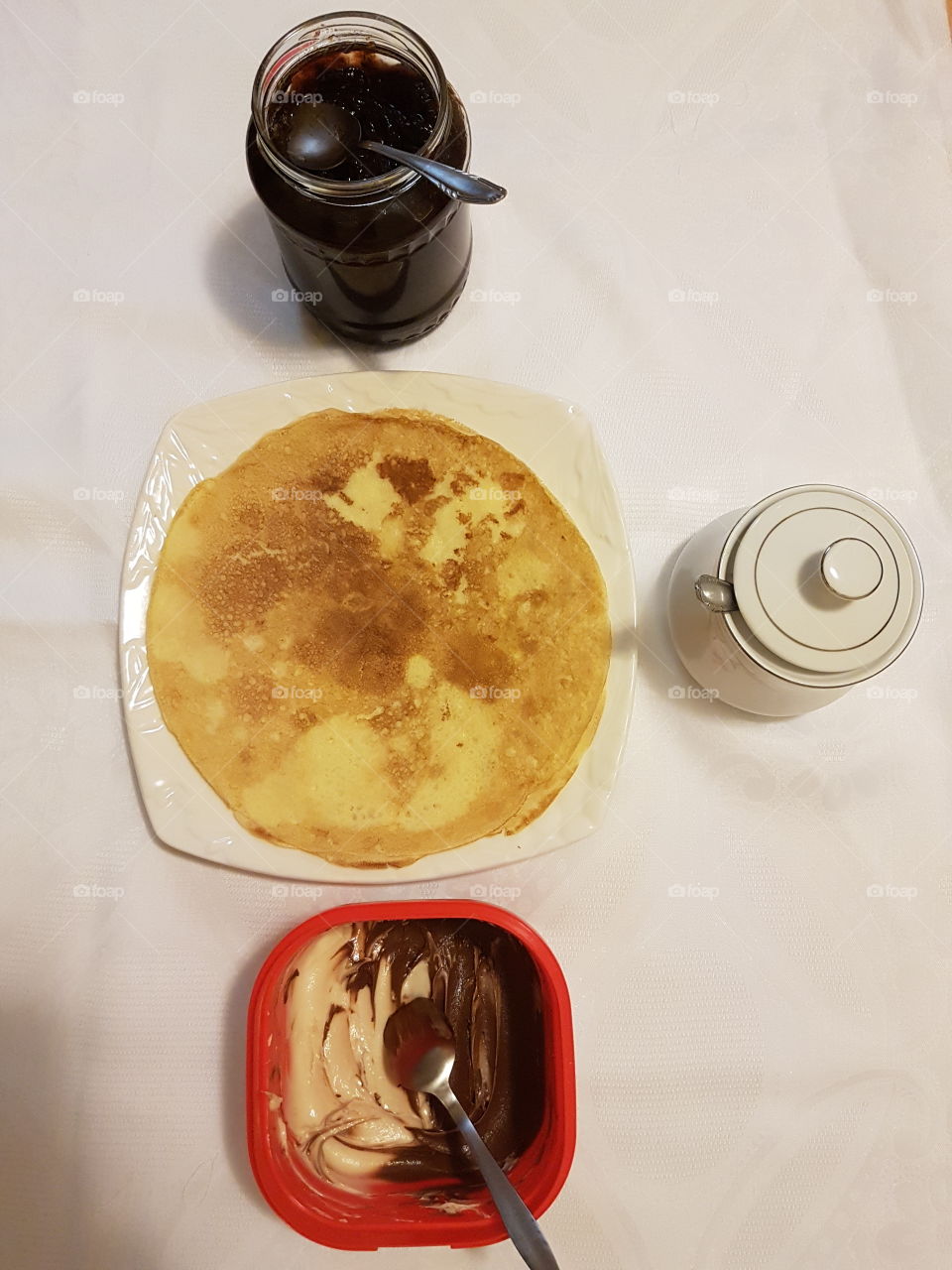 pancakes with jam and eurocream, nutella, cream