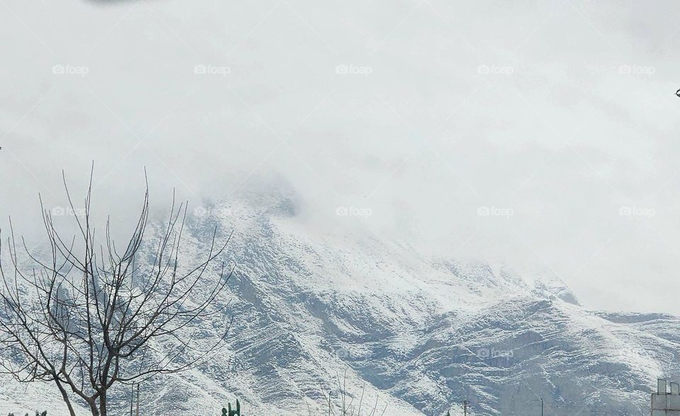 Ice mountain
Maybe salt is sprinkled on the mountain 🙂