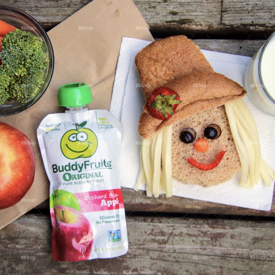 Buddy fruits with scarecrow sandwich and Fall themed lunch